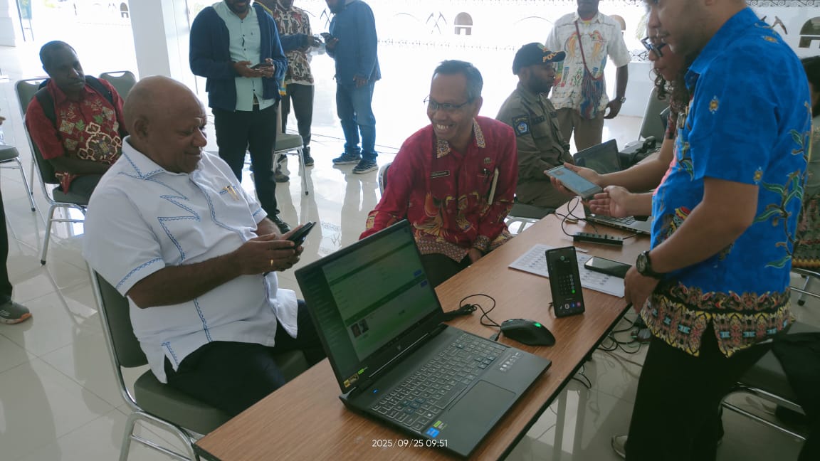 Disdukcapil Jayawijaya Gelar Layanan Jemput Bola untuk Aktivasi Identitas Kependudukan Digital